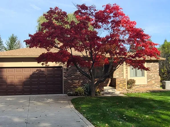 605 E Gunn Rd, Rochester, MI 48306