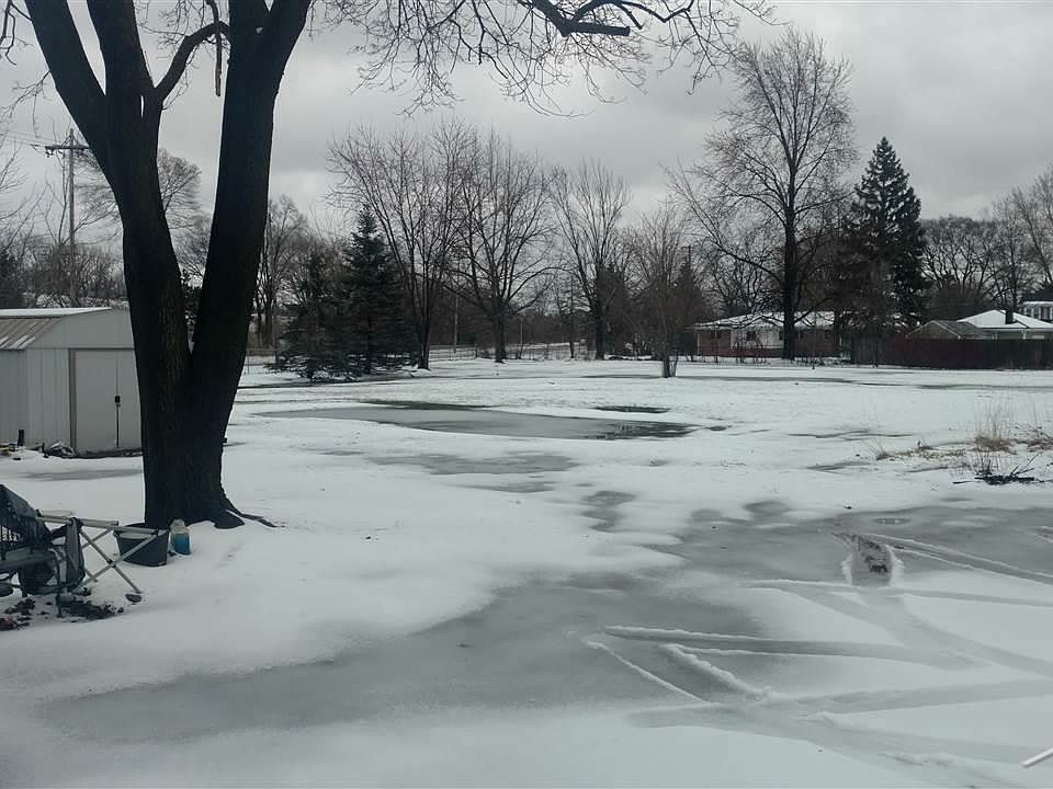 2nd image of 2065 Shattuck Rd