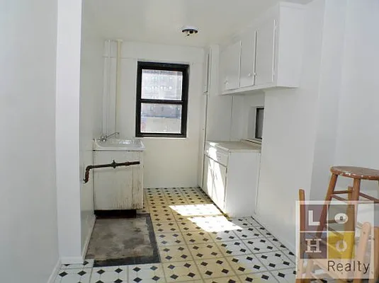 Sold by LoHo Realty | media 12