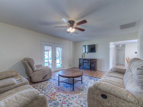 4th image of 1020 W Washington Pl S