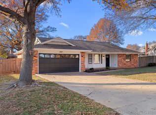 1907 Rolling Hills Dr, Bartlesville, OK 74006