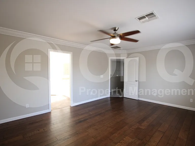 27807 N 59th Dr — Photo 8