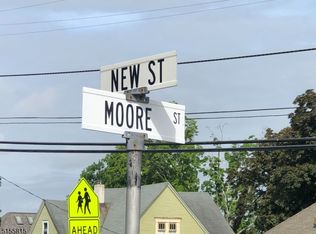 7 New St, Hampton, NJ 08827