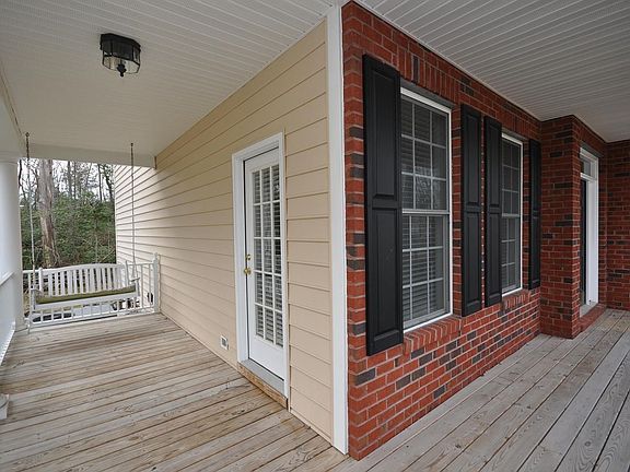 Wrap Around Porch w/Swing