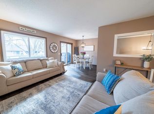 11141 Vessey Cir, Bloomington, MN 55437