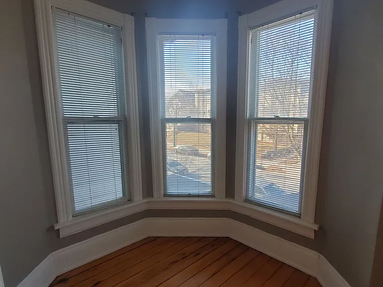 2054 N Cambridge Ave — Photo 28