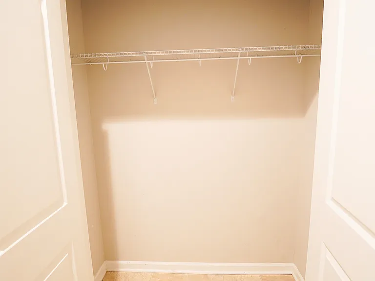 215 Shelton St — Photo 13