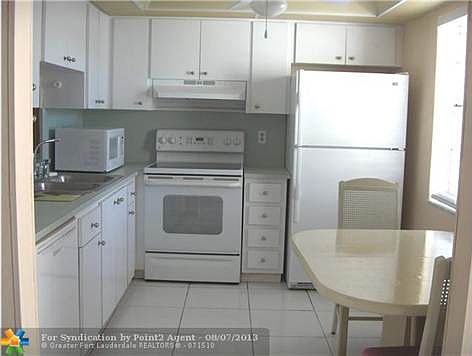 5th image of 441 SE 3rd St APT 205