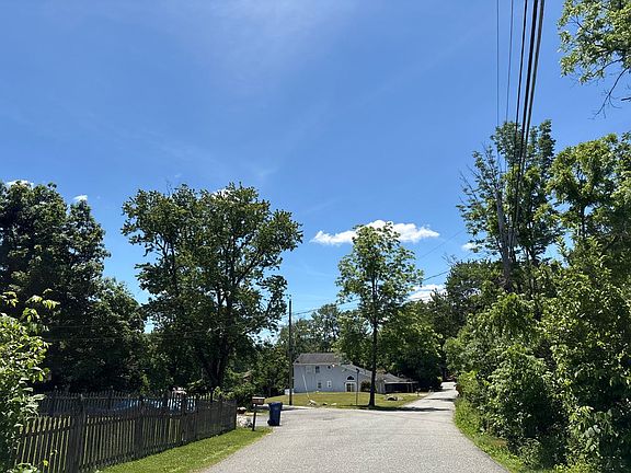 5th image of 218 Squam Rd