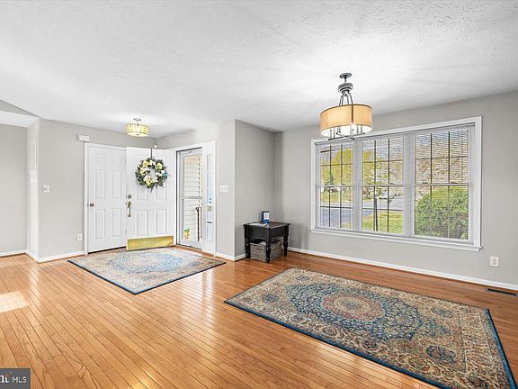 2nd image of 11507 Kingswood Blvd
