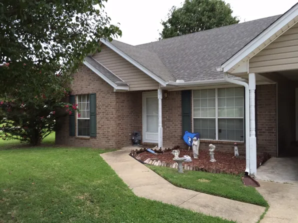 301 Cory Cv, Marion, AR 72364
