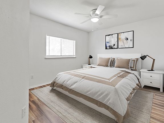 3rd image of 1208 University Dr
