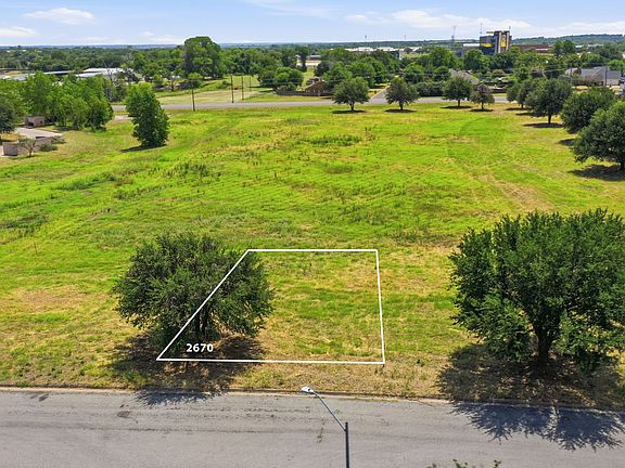 2nd image of 2670 Dogwood Dr