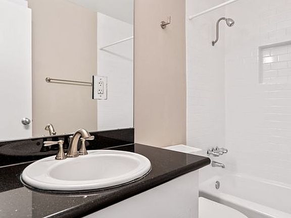 3rd image of 306 Stratford St APT 11