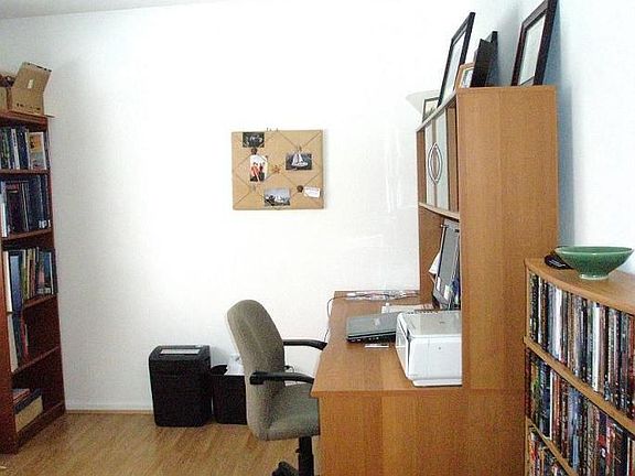 OFFICE/DEN AS A BONUS AREA
