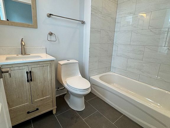 4th image of 882 N 41st St #6