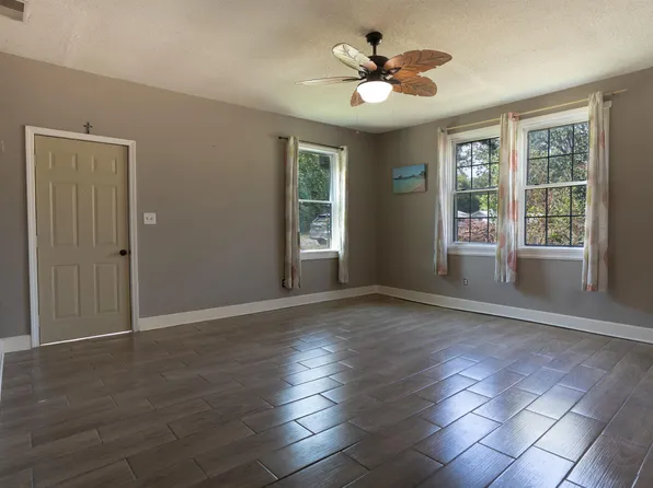 312 6th St, Docena, AL 35060