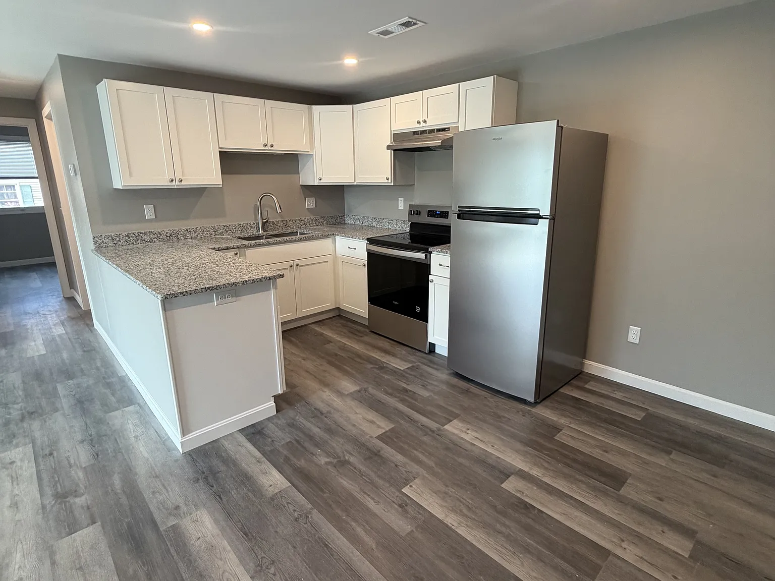 23 Tallman Street - 9 — Photo 2