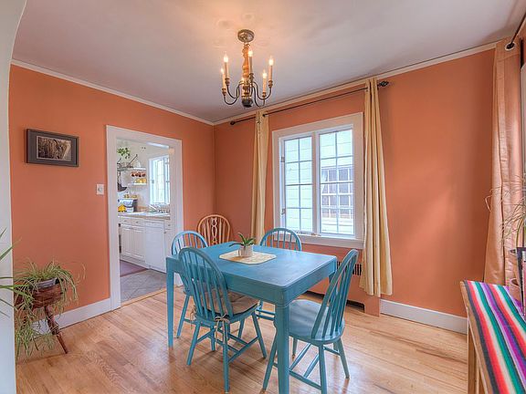 4th image of 1519 Custer St