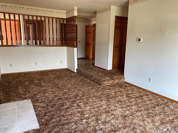 5th image of 116 Clover Lane Dr
