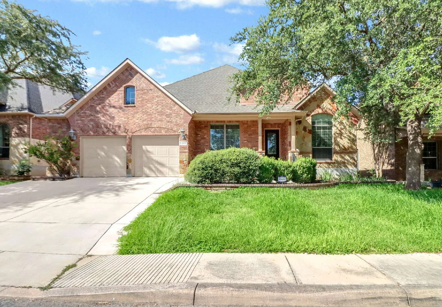 4 bed, 3.0 bath, 3448 sqft, $2,785 — Photo 3