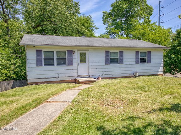 2nd image of 1308 Knollwood Cir