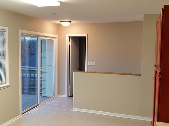 4th image of 3505 Hillsdale Dr