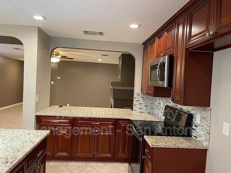 8335 Bent Meadow Dr — Photo 12