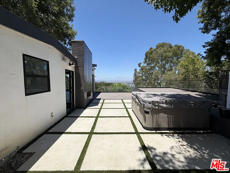 3565 Multiview Dr — Photo 18