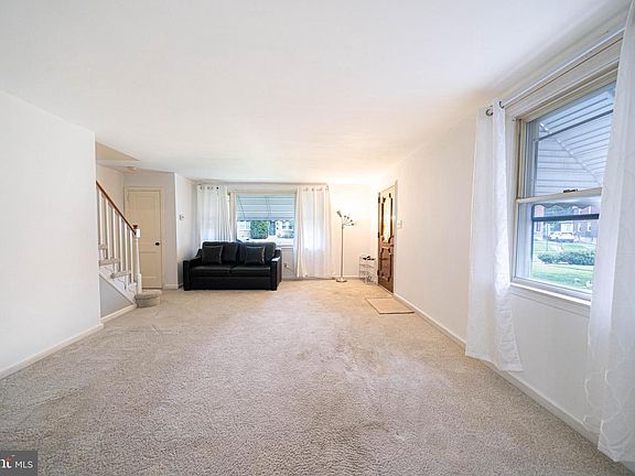 4th image of 336 Holland St