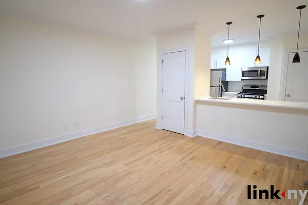 Rented by Link NY Realty | media 25