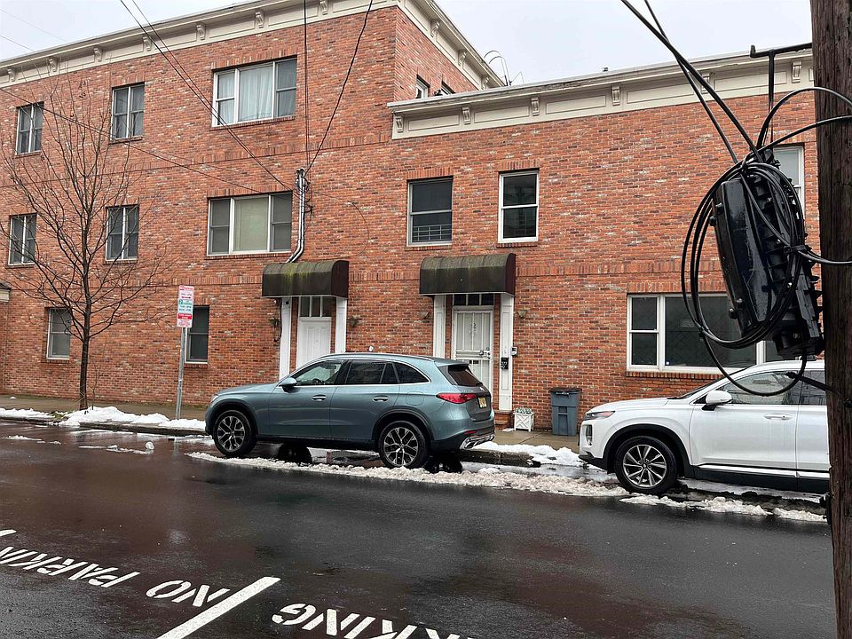 1st image of 377 1st St APT 2
