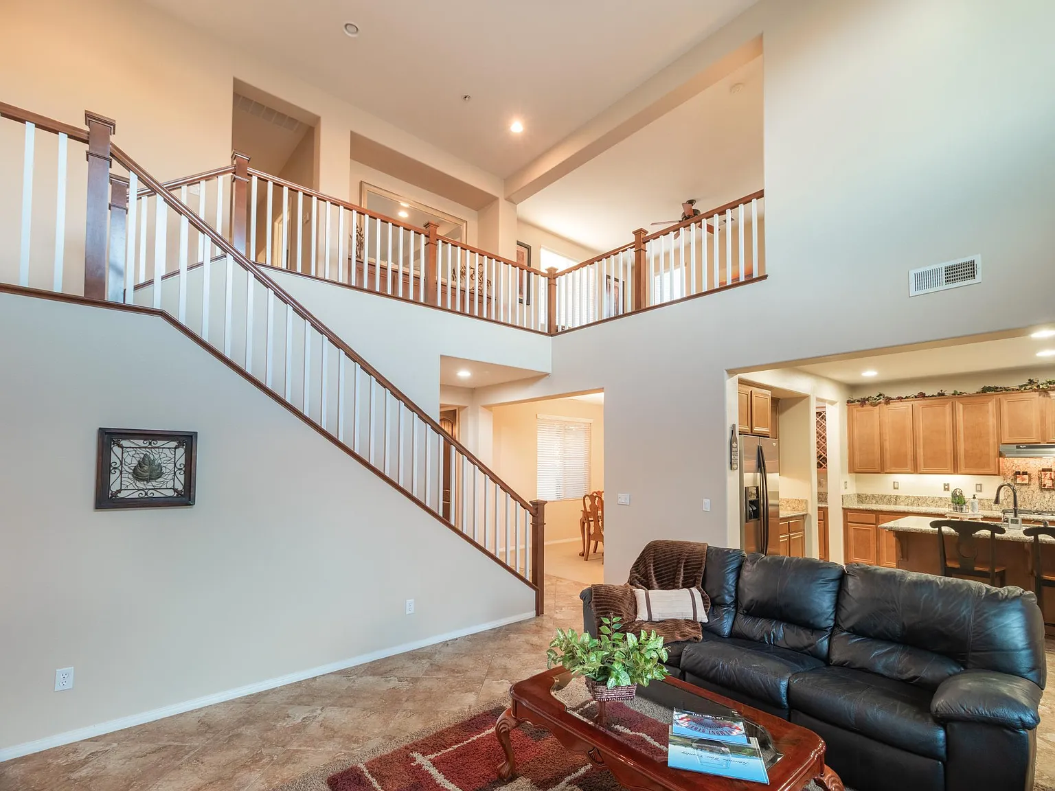 5 bed, 3.5 bath, 2946 sqft, $3,350 — Photo 2