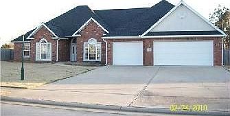 1st image of 1714 W Saddlebrook Ln