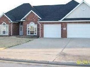 1714 W Saddlebrook Ln, Rogers, AR 72758