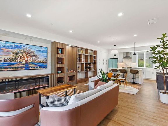 5th image of 1045 32nd St #2