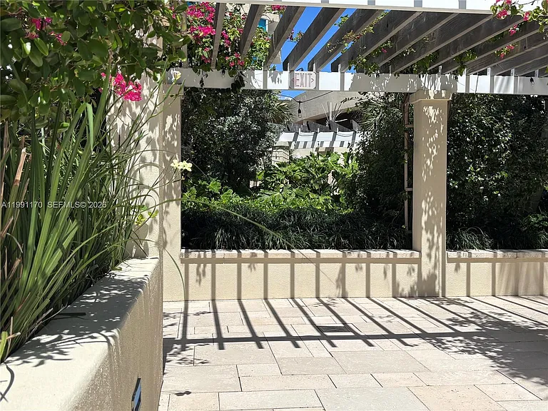 400 S Pointe Dr #408 — Photo 30