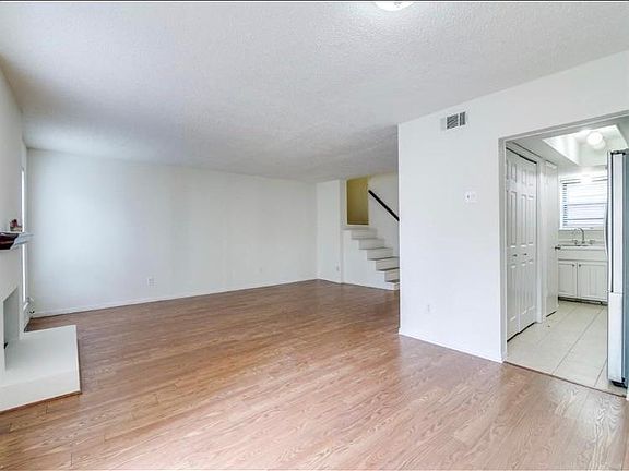 3rd image of 3120 Eastpark Dr