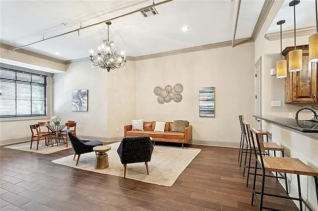 2 bed, 2.0 bath, 1400 sqft, $4,000 — Photo 4