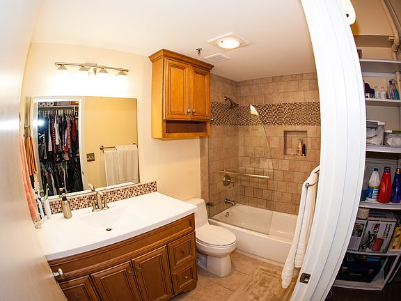 5th image of 1120 Cliff Ave APT 507