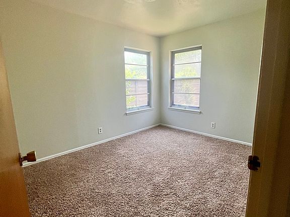 4th image of 4110 Moana Dr