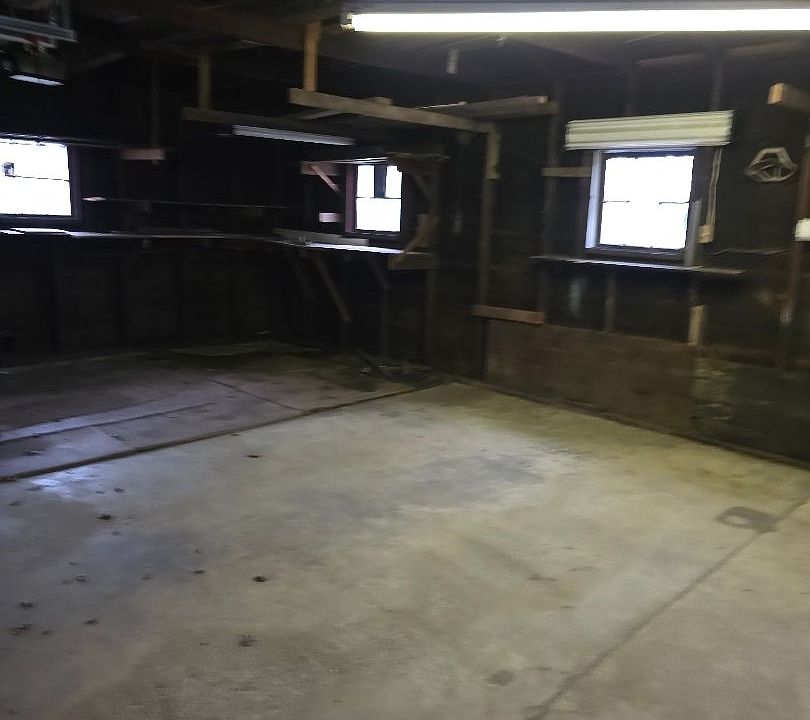 Building Photo 3