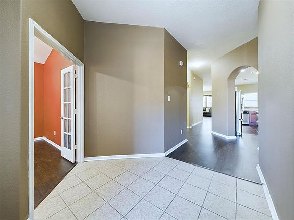3rd image of 7404 Buckeye Court