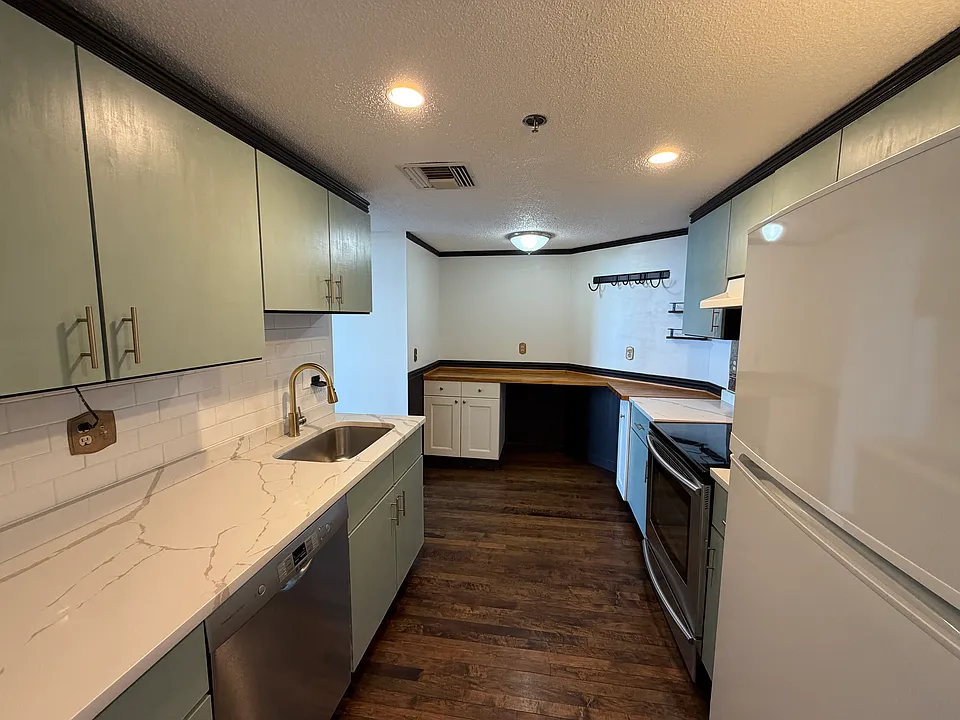 27 Hillside Pl #19