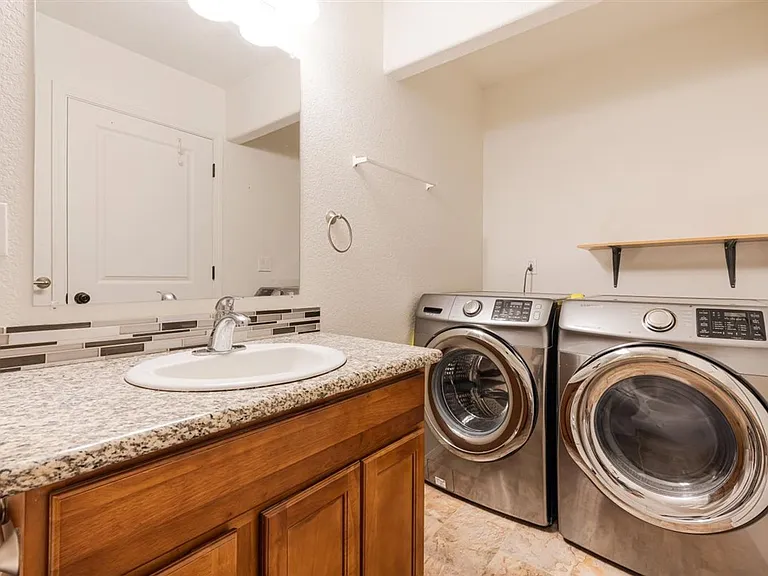 14414 E Burnside St — Photo 13