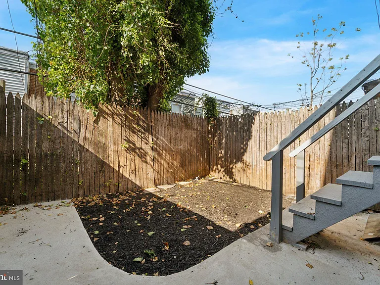 127 W Albanus St — Photo 5