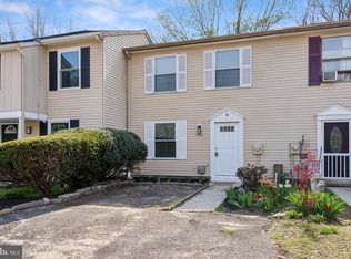 540 W Loch Lomond Dr, Sicklerville, NJ 08081