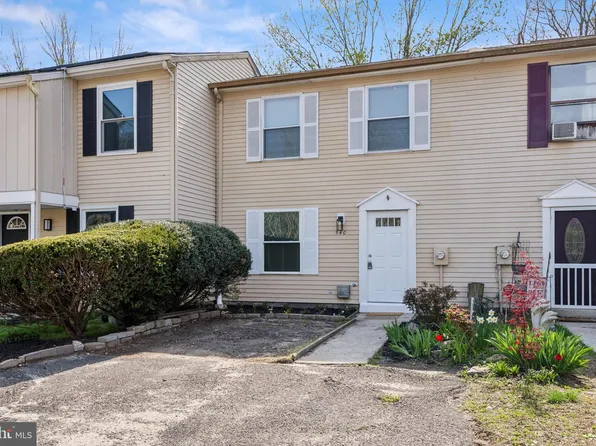 540 W Loch Lomond Dr, Sicklerville, NJ 08081