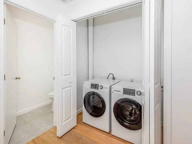 2706 School St #7 — Photo 13