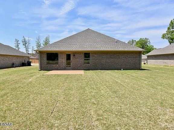 2nd image of 66 Bear Trace Dr